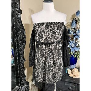 New Mode Cold Shoulder black Lace Mini Dress Size M